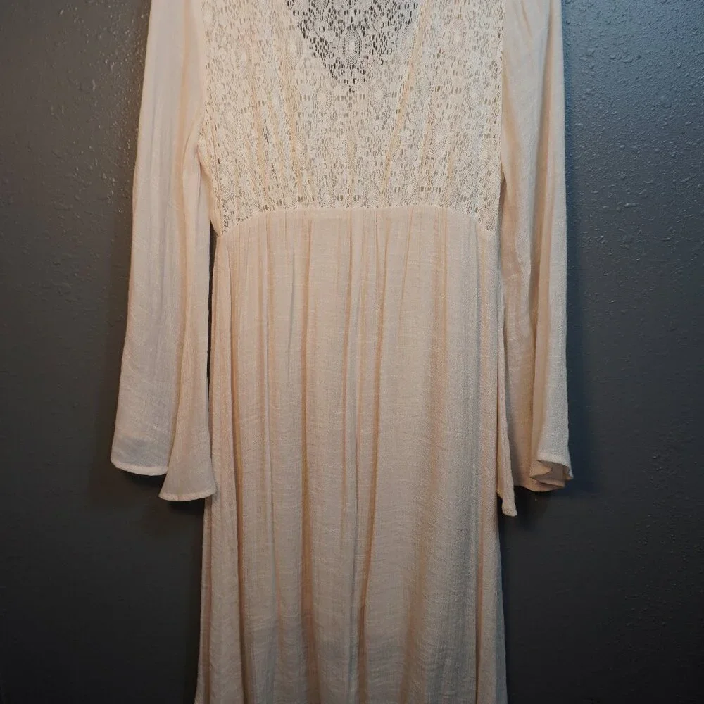 Flying Tomato Womens Embroidered Rayon Poly Floral Flowy Dress Size Medium - Picture 8 of 9